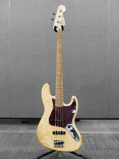 Fender - Édition spéciale Deluxe Jazz Bass en frêne avec touche Pau Ferro - Naturel
