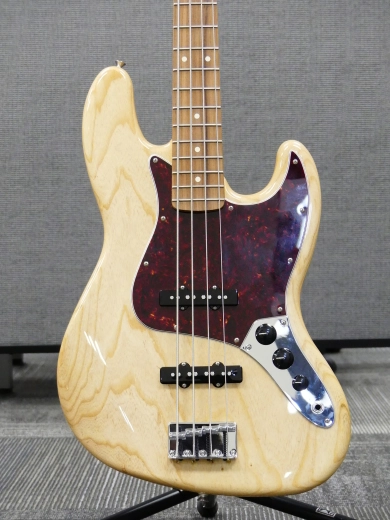 Fender - Édition spéciale Deluxe Jazz Bass en frêne avec touche Pau Ferro - Naturel 2