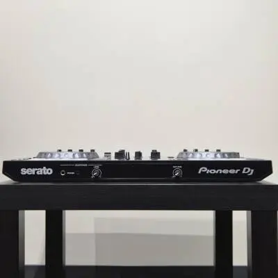 Pioneer - Console DJ portable DDJ-SR2 � 2 canaux pour Serato DJ 2