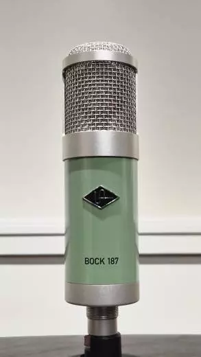 Universal Audio - Micro condensateur Bock 187  transistor  effet de champ