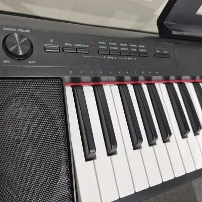Yamaha - NP12 Clavier portable Piaggerro 61 touches - Noir 2