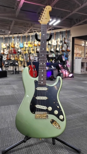 Fender Custom Shop - Stratocaster Journeyman Relic Dual-Mag 1965 en srie limite  quincaillerie Closet Classic  touche en palissandre (fini Aged Sage Green Metallic)