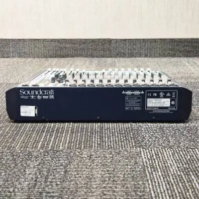 Soundcraft - M�langeur analogique 16 canaux avec effets Lexicon et USB 2