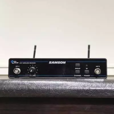 Samson - Systme de micro portable sans fil Concert 99 avec capsule Q8 (K : 470-494 MHz) 2