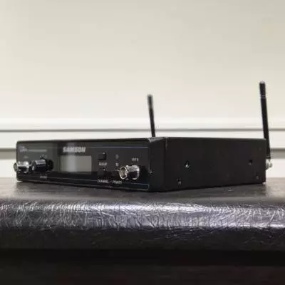 Samson - Systme de micro portable sans fil Concert 99 avec capsule Q8 (K : 470-494 MHz) 2