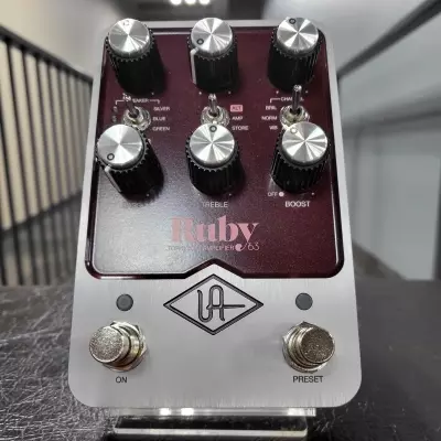 Universal Audio - Pdale damplification UAFX Top Boost Ruby 63