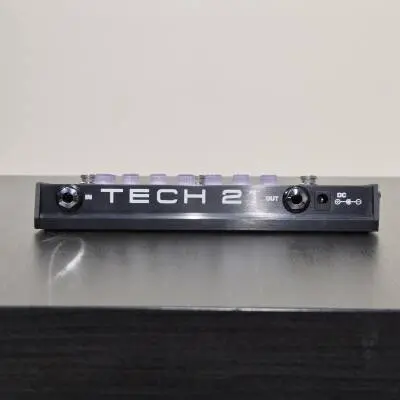 Tech 21 - P�dale d�effets SansAmp English Muffy Character Plus 2