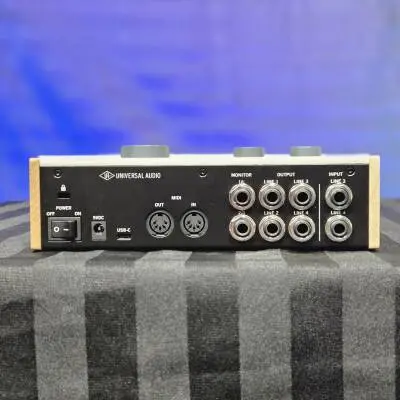Universal Audio - Interface USB Volt 476 avec compresseur 2