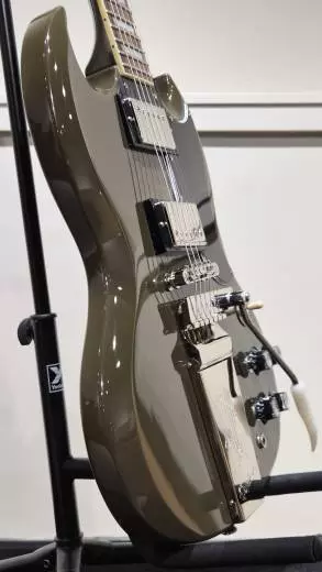 Epiphone - Guitare SG Standard 1961 avec Maestro - Olive Drab 2