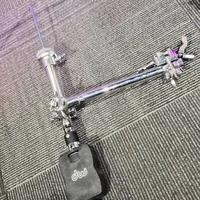 Drum Workshop - DW 9000 SERIES � SUPPORT DE HI-HAT T�L�COMMAND� AVEC C�BLE DE 4 PI 2