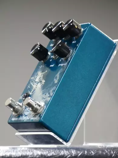 Walrus Audio -Fathom Multi-Function Reverb Pedal 2