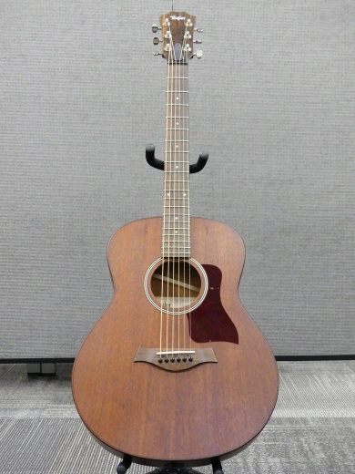 Taylor Guitars - Guitare lectro-acoustique GTE acajou
