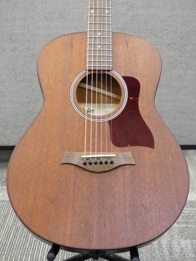 Taylor Guitars - Guitare lectro-acoustique GTE acajou 2