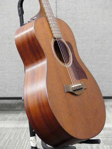 Taylor Guitars - Guitare lectro-acoustique GTE acajou 2
