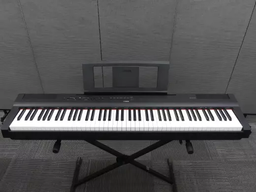 Yamaha - Piano num�rique compact P-125A � 88 touches (noir, haut-parleurs int�gr�s)