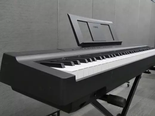 Yamaha - Piano num�rique compact P-125A � 88 touches (noir, haut-parleurs int�gr�s) 2