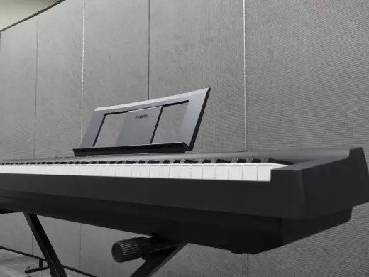 Yamaha - Piano num�rique compact P-125A � 88 touches (noir, haut-parleurs int�gr�s) 2