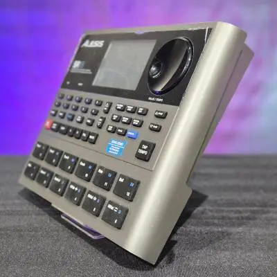 Alesis - Bo�te � rythme st�r�o 24 bits SR-18 2