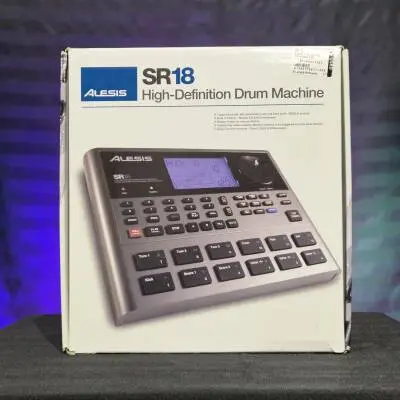Alesis - Bo�te � rythme st�r�o 24 bits SR-18 2
