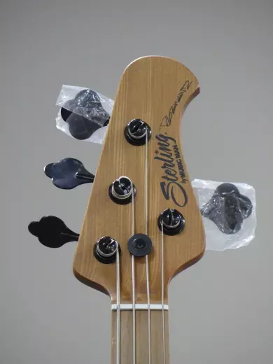 Sterling by Music Man - Basse StingRay signature Pete Wentz fini rouge Fiesta 2