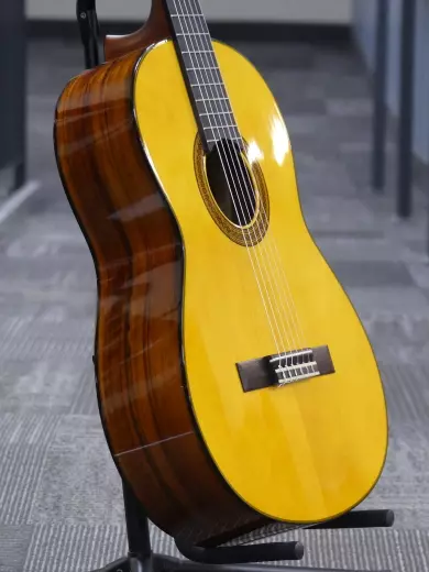 Yamaha - Guitare classique CG162S en épinette massive et mozambique 3
