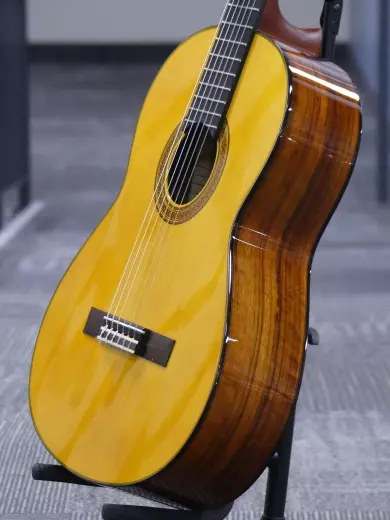 Yamaha - Guitare classique CG162S en épinette massive et mozambique 4