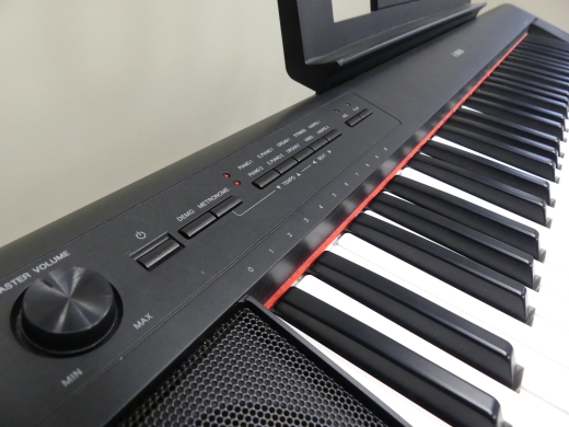 piaggero NP-12 61鍵盤 Yamaha Piaggero NP-12 61-Key Portable Keyboard With Power