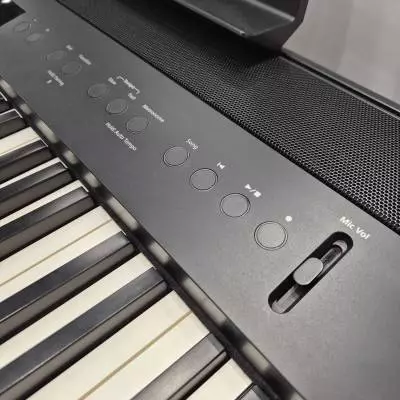 Roland - Piano numrique  touches pondres FP-60X - Noir 2