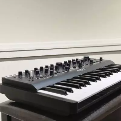 Store Special Product - Modal Electronics - Synthtiseur de table d\