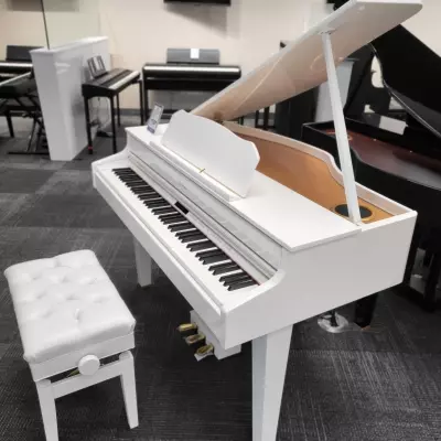 Roland - Piano à queue numérique GP607 avec banc (fini blanc poli) 2
