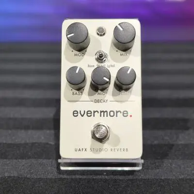 Universal Audio - P�dale de r�verb�ration UAFX Evermore de style � studio �