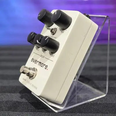 Universal Audio - P�dale de r�verb�ration UAFX Evermore de style � studio � 2
