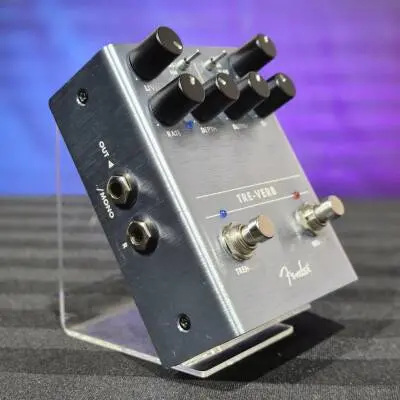 Fender - P�dale Tre-Verb Tremolo/Reverb 2