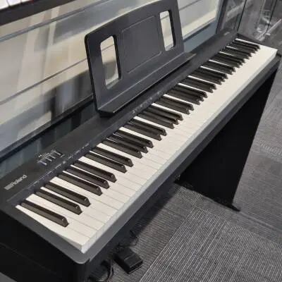 Roland - Piano num�rique portable FP-10 (haut-parleurs int�gr�s) 2