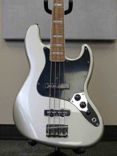 Fender - Jazz Bass Vintera 70s inca Silver 2