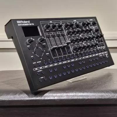 Roland - Synthtiseur de bureau multitimbral SH-4d  4 parties 2