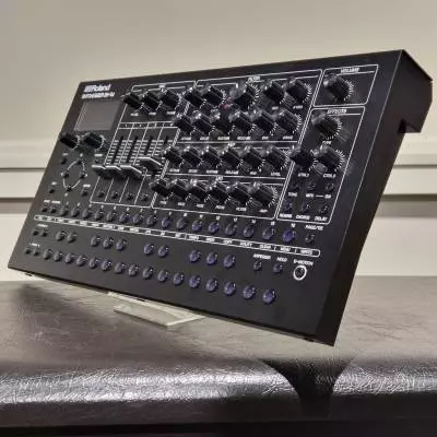 Roland - Synthtiseur de bureau multitimbral SH-4d  4 parties 2