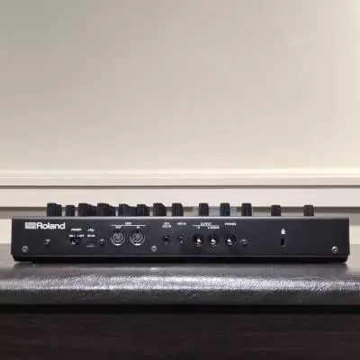 Roland - Synthtiseur de bureau multitimbral SH-4d  4 parties 2