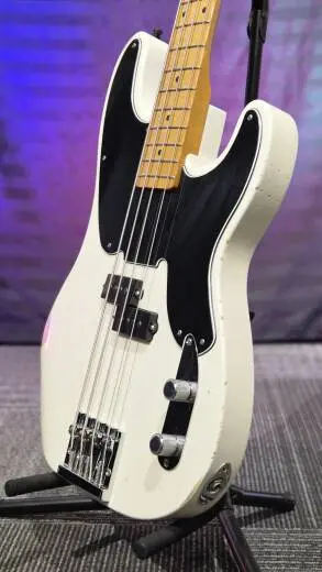Fender - Mike Dirnt Road Worn Precision Bass - touche en �rable, White Blonde 2
