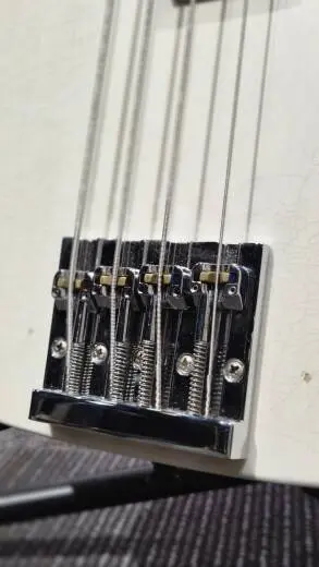 Fender - Mike Dirnt Road Worn Precision Bass - touche en �rable, White Blonde 2