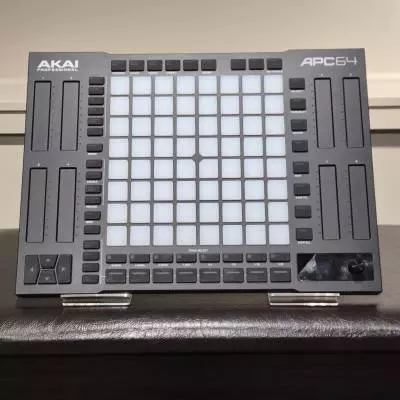 Akai - Unit de commande APC64 pour Ableton Live avec pavs sensibles  la vlocit et bandes tactiles assignables