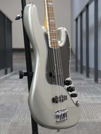 Fender - Jazz Bass Vintera 70s, touche Pau Ferro avec tui souple - Inca Silver 3