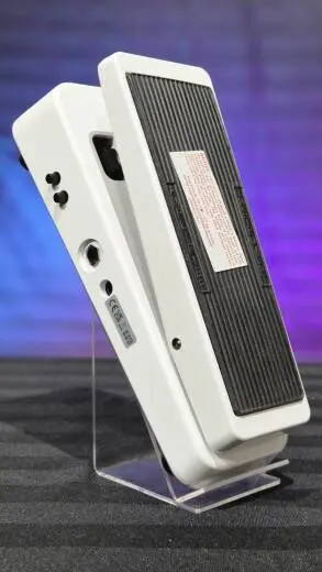 Dunlop - p�dale Cry Baby� Bass Wah 2