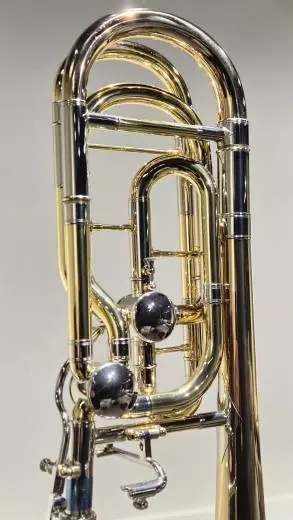 Yamaha Band - Trombone basse professionnel � double rotor de la s�rie Xeno 2