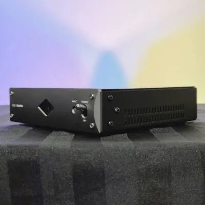 Store Special Product - Universal Audio - Acc�l�rateur UAD-2 Satellite Thunderbolt 3 Octo Core pour traitement num�rique de signal