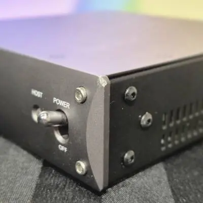 Store Special Product - Universal Audio - Acc�l�rateur UAD-2 Satellite Thunderbolt 3 Octo Core pour traitement num�rique de signal