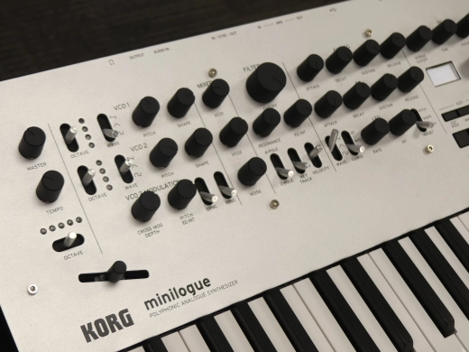 Korg - MINILOGUE Synth Analogue 4 Voix 2