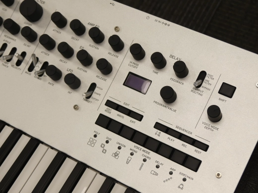 Korg - MINILOGUE Synth Analogue 4 Voix 3