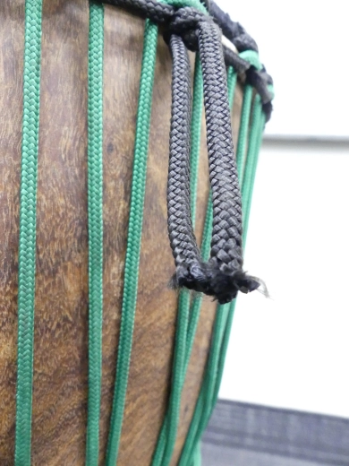 African Drums - Djembe Africain L avec base entièrement sculptée 5
