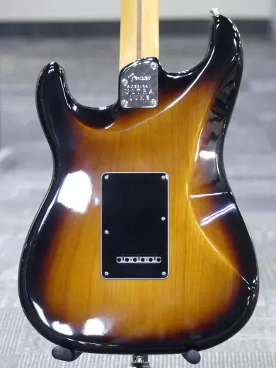 Fender - Guitare Stratocaster American Ultra Luxe, touche en érable - 2 couleurs Sunburst 2